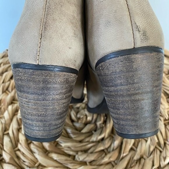 Steve Madden Adelphie Leather Distressed Ankle Booties Block Heal Slip On - Picture 7 of 12